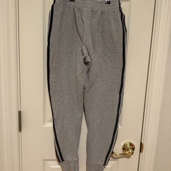 Lot of 3pc - Old Navy Puffer Vest and Adidas Sweat Pants, Size 10-12 Boys - Picture 4 of 8